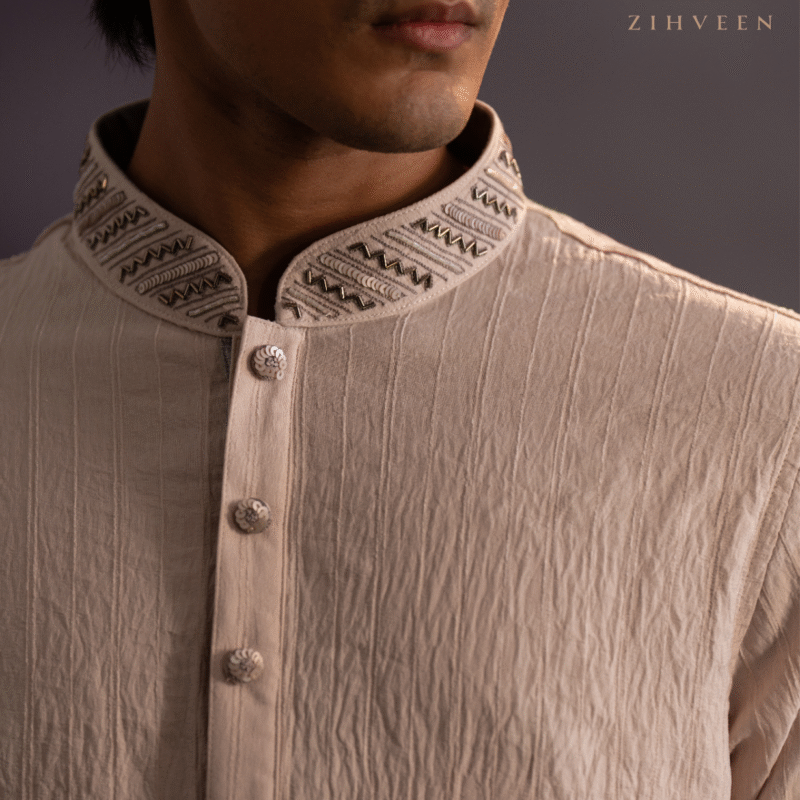 Blanched almon stripe with Exquisite collar & button Zardoji