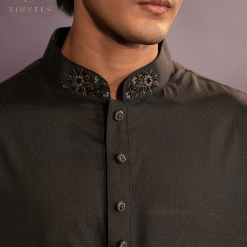 Sacramento Green with Exquisite collar & button zardoji